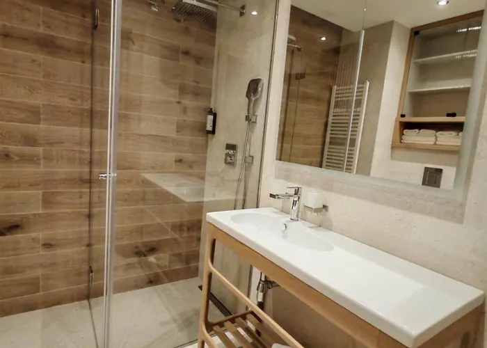 Aparthotel 601 Ema Montera